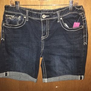 Maurices denim bermuda shorts size 11/12